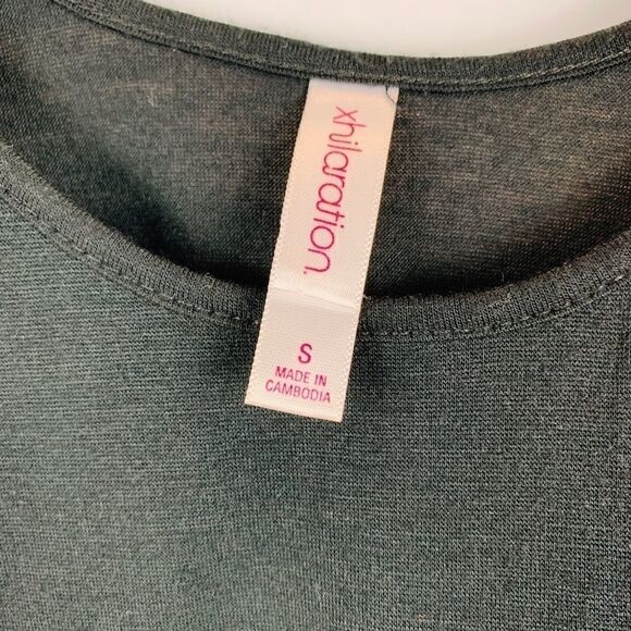 Black Ruffled Bottom Tank - Picture 4 of 6